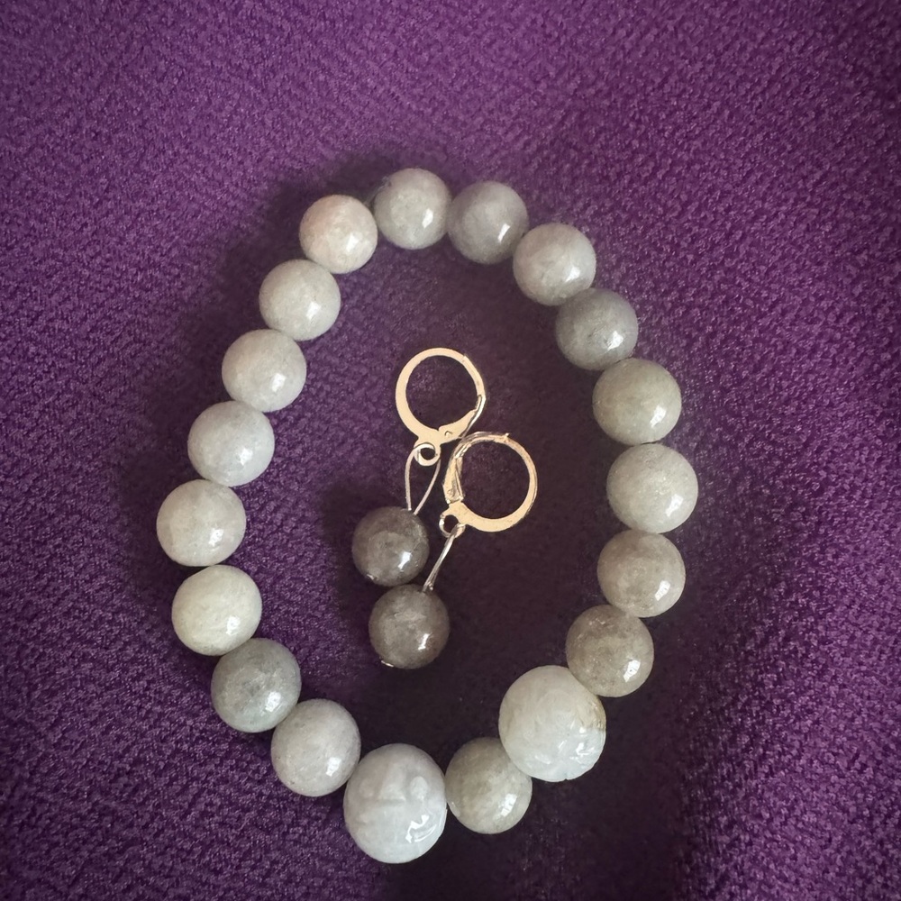 Gray genuine Jade Beaded Bracelet with Matching Drop Earrings - Unbranded